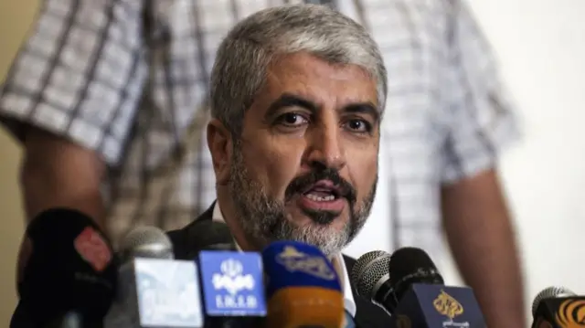 Khaled Meshaal hablando en una conferencia de prensa.