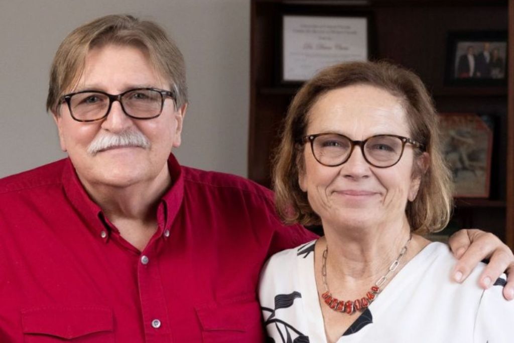 Los arqueólogos Arlen y Diane Chase están a punto de cumplir medio siglo de matrimonio, una vida compartida entre descubrimientos y excavaciones