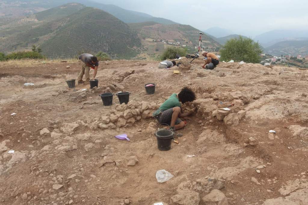 Arqueólogos llevan a cabo excavaciones en un antiguo asentamiento de 4.200 años en Marruecos