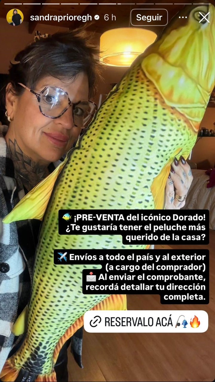 Sandra ahora vende dorados de peluche, como el que tenía en el reality. Foto: Instagram