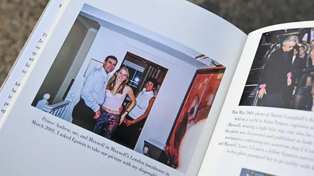 Una foto del príncipe Andrés abrazando a Virginia Giuffre, víctima de tráfico sexual.