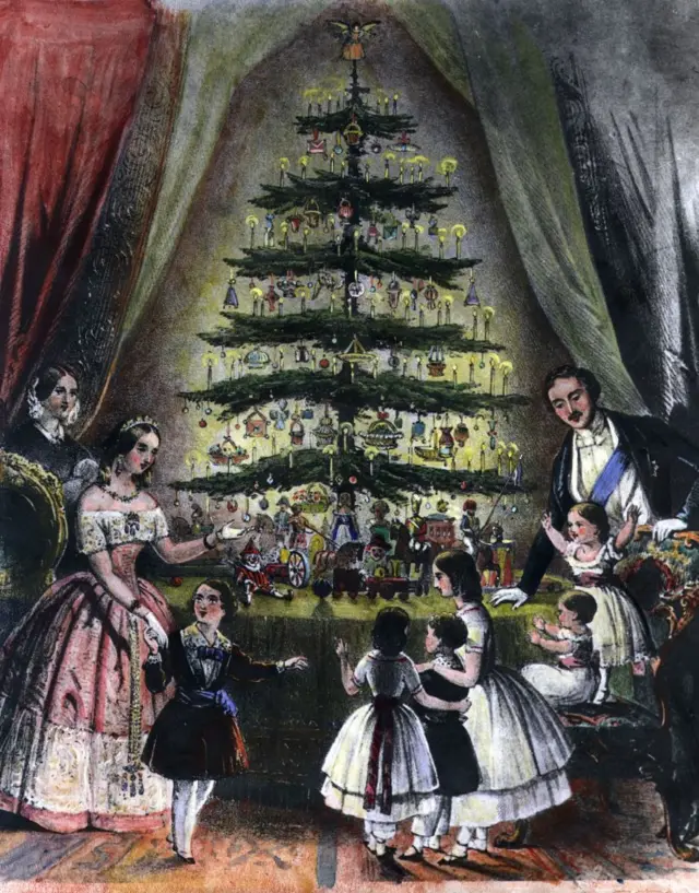 Ilustración de la reina Victoria y su esposo celebrando la Navidad junto a un árbol.