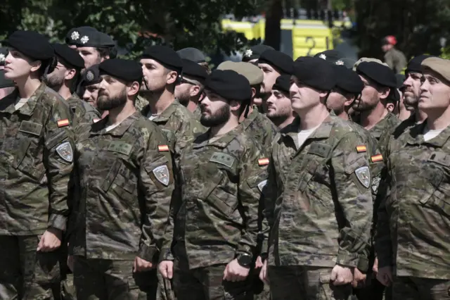 Militares españoles en una brigada de la OTAN.