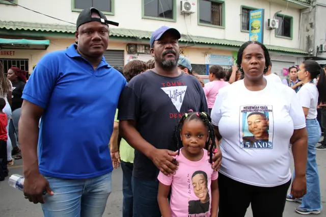 La familia de Nehemías Saúl.