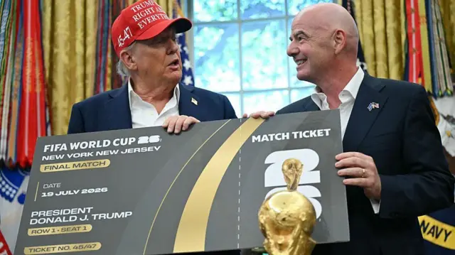 Donald Trump y Gianni Infantino