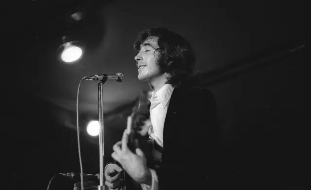 Joan Manuel Serrat en su juventud