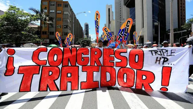 Seguidores de Petro, días después de la votación del Congreso en contra de la consulta popular.
