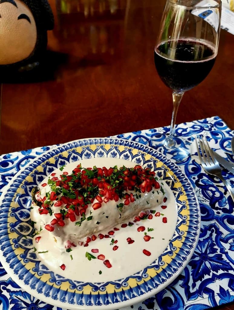 ¿Dónde comer los mejores chiles en nogada de CDMX? | Foto: Casa Frida Sofía 