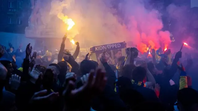 Los seguidores del Maccabi Tel Aviv se reunieron en la plaza Dam