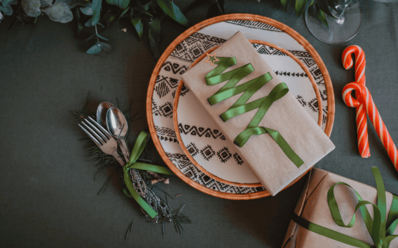 ¿Quién dijo que necesitas compañía para disfrutar de una buena cena navideña? CANVA