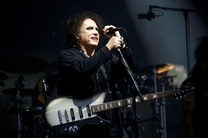 Robert Smith en 2019, cuando tocó con The Cure en el Glastonbury Festival. Foto: Reuters