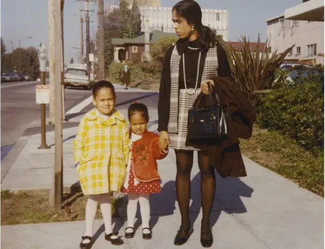 Kamala y Maya Harris con su madre, Shyamala Gopalan