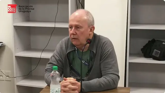 Aníbal Lapunov testifica sentado en el juzgado de Fray Bentos. 