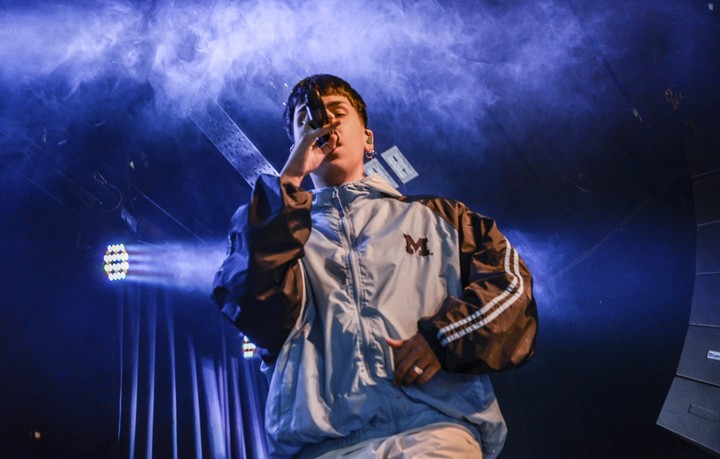 Milo J en vivo, a todo rap.