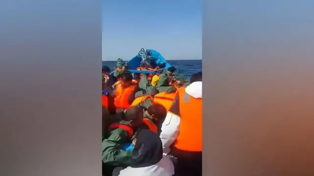 Una imagen del bote que pretendía hacer la ruta desde África a Europa