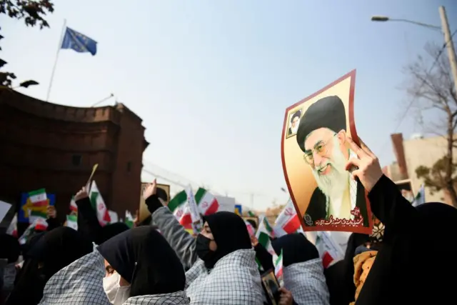 Una protesta en Irán en contra de Charlie Hebdo