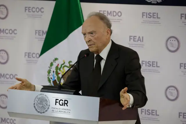 Retrato del fiscal general de México
