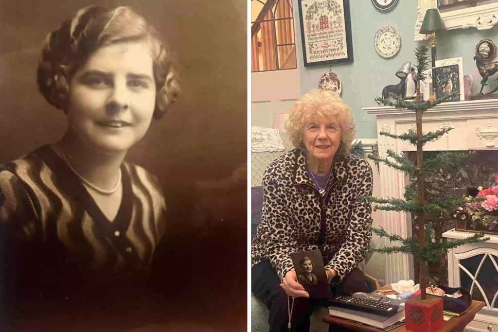 Shirley Hall sostiene entre sus manos el árbol de Navidad de su infancia, junto a una fotografía de su madre