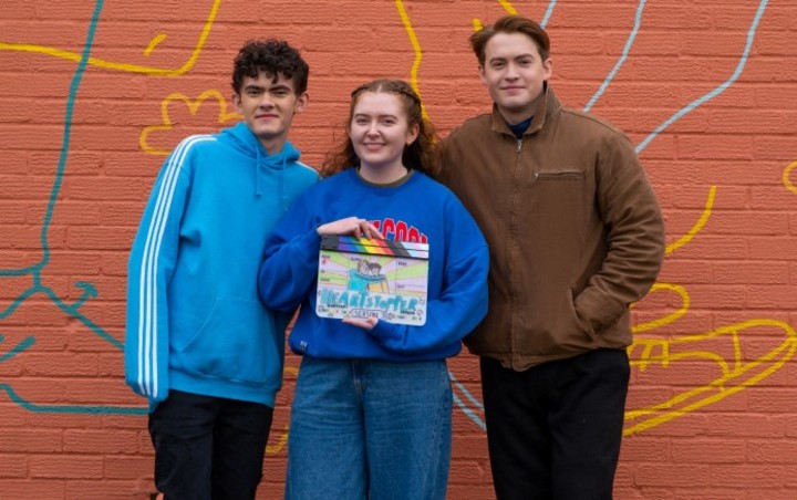 Joe Locke, Alice Oseman y Kit Connor. | Foto: Instagram (@AliceOseman)