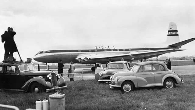 Una foto en blanco y negro del Havilland DH.106 Comet