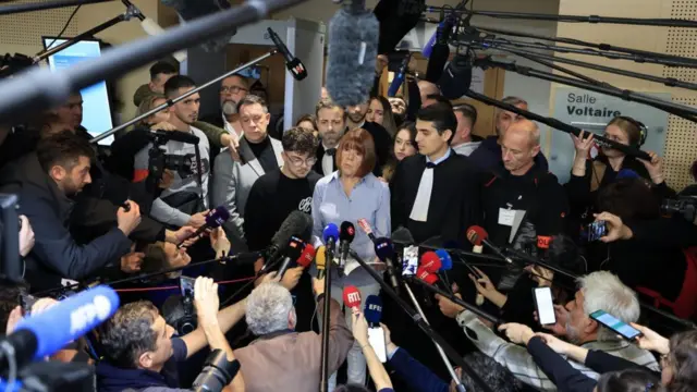 Gisèle Pelicot hablando con los periodistas