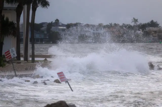 Imagen de las aguas del Golfo de México en San Petersburgo, Florida, este jueves.