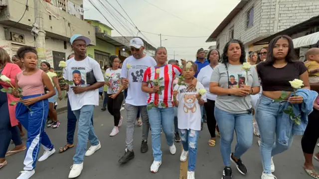 La familia de Josué e Ismael en el chigualo.