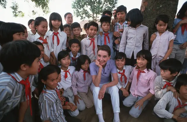 Audrey Hepburn de visita con la ONU