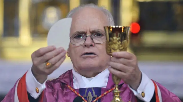 El cardenal brasileño Odilo Scherer oficia una misa en la iglesia de San Andrés del Quirinal el 10 de marzo de 2013.