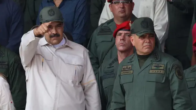 Maduro y el ministro de la Defensa, Padrino López