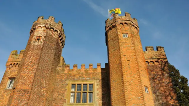 Pórtico del castillo