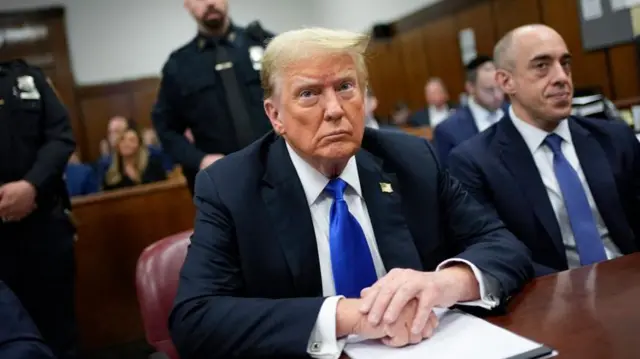 Donald Trump asiste a su juicio penal en el Tribunal Penal de Manhattan en la ciudad de Nueva York, el 30 de mayo de 2024.