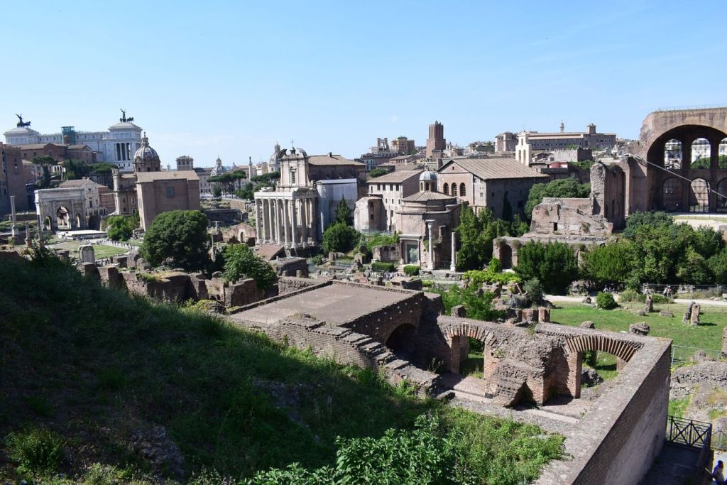 Ruinas de un foro romano