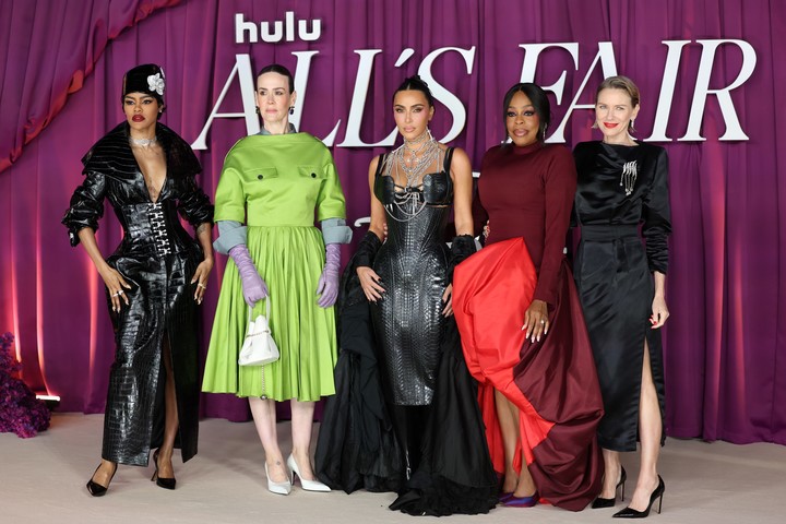 Teyana Taylor, Sarah Paulson, Kim Kardashian, Niecy Nash-Betts y Naomi Watts en la alfombra roja en Londres. EFE