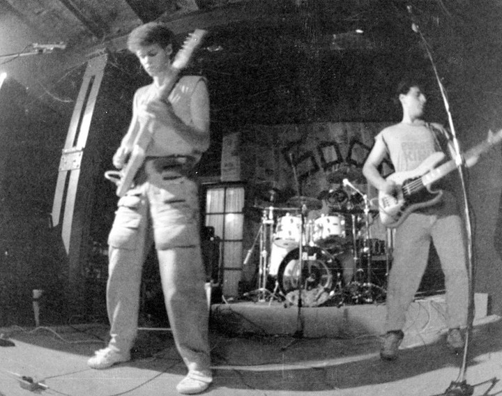 Foto de Soda Stereo tomada por su amigo Leo Satragno en Zero Bar, 1983. 