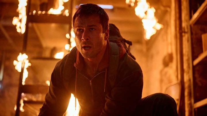 Glen Powell, en el papel que fue de Schwarzenegger.