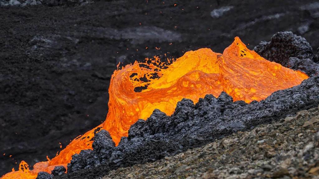 La cizalla del magma tiene un papel crucial en la formación de burbujas y en la intensidad de las erupciones.