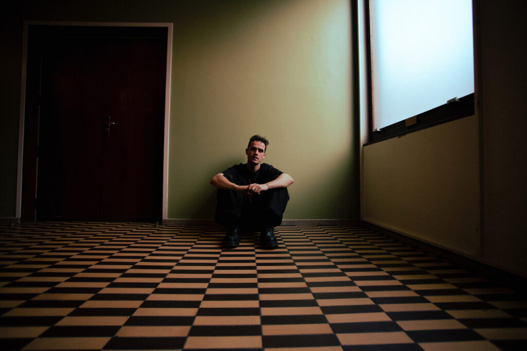 El artista neozelandés vendrá por primera vez a México.