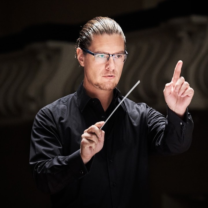 Andrés Kaljuste, director de la Tallinn Sinfonietta y el Estonian Philharmonic Chamber Choir. Se presenta este lunes en el Teatro Colón. Foto de prensa