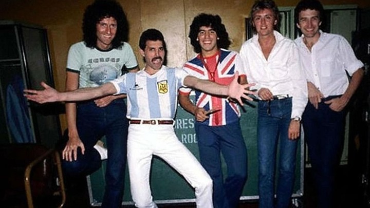 La famosa foto de Queen junto a Diego Maradona en Argentina, 1981.