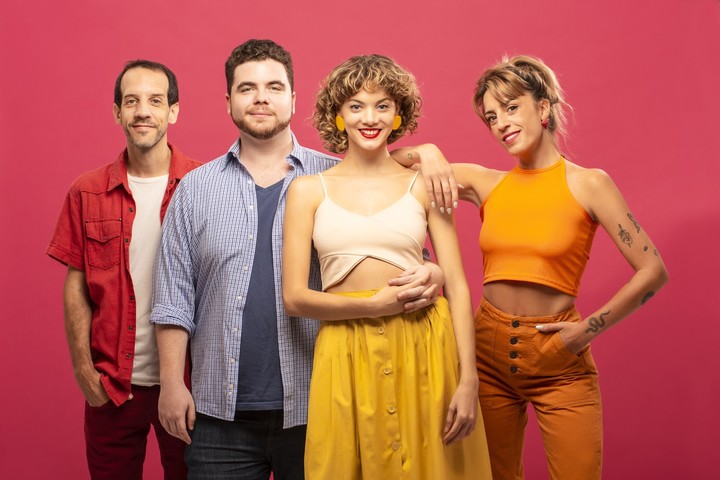 Pablo Risi, Gastón Cocchiarale, Lara Crespo y Maru Blanco también eran los protagonistas en el teatro.
