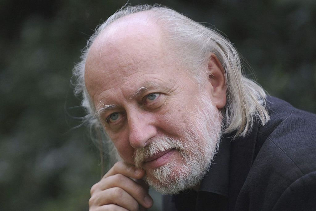 László Krasznahorkai, el autor que transforma la desesperación en literatura, gana el Nobel 2025