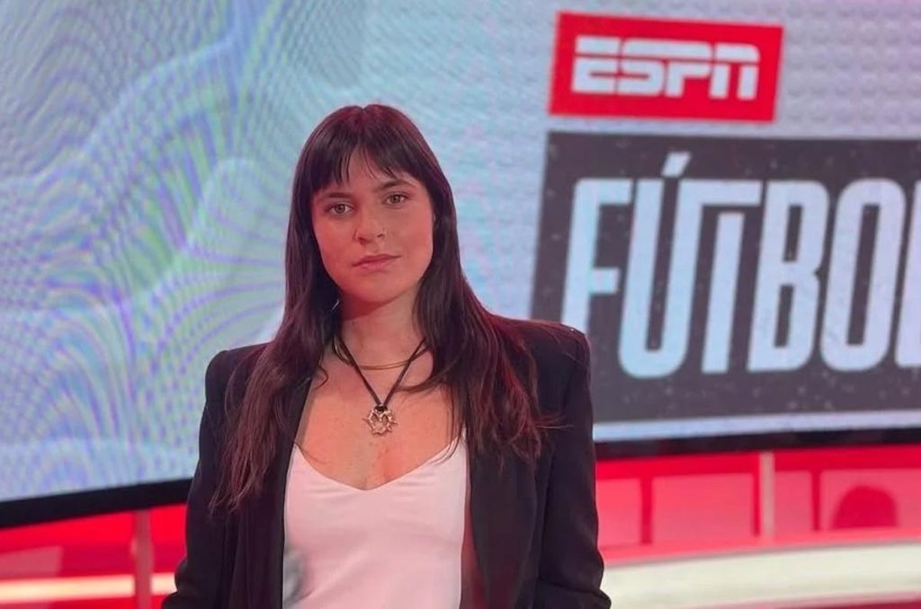 ¿Quién es Lola del Carril? Compañera narradora de Marc Crosas en el Mundial de Clubes 2025 1
