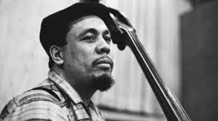 El contrabajista Charles Mingus fue director de big bands, ladero de próceres como Duke Ellington, factótum de obras maestras, precursor del free jazz y pionero a la hora de fusionar estilos.
