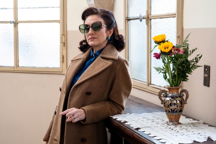 Julieta Zylberberg y Cristina Banegas se ponen la piel de Yiya Murano para recrear las distintas etapas de su vida.