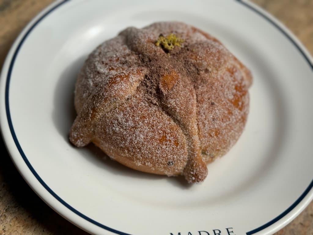 Dónde comer pan de muerto en CDMX: lo más top de la temporada | Foto: Liz Basaldúa 