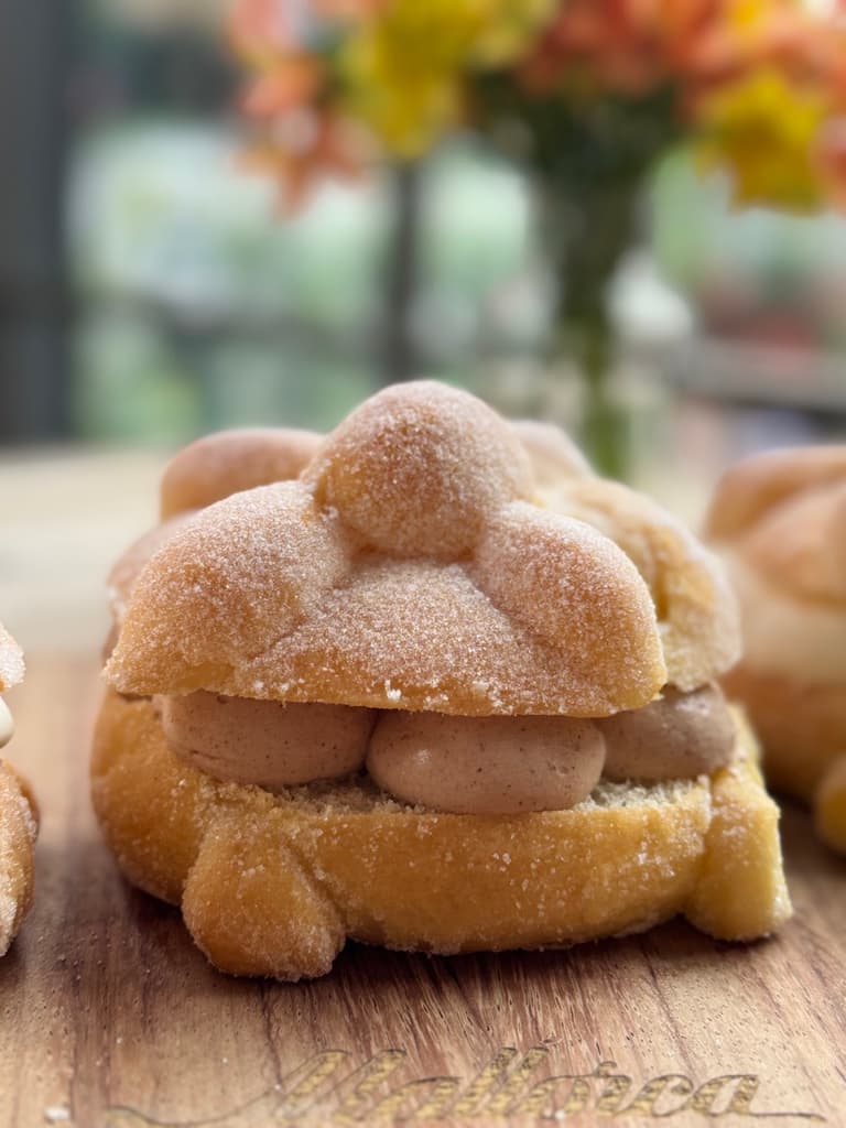 Pan de Muerto de Mallorca | Foto: Liz Basaldúa 