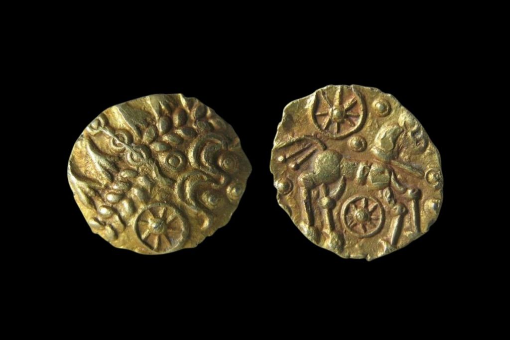 Otro ejemplo de un cuarto de estátero, fechado entre los años 60 y 20 a.C., hallado en territorio británico