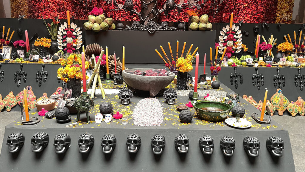 Ofrenda comunitaria en CDMX: Altar 2024.