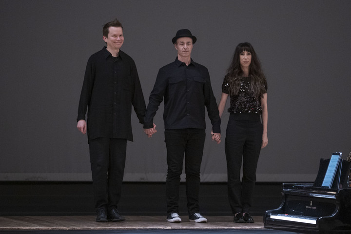 Joonas Ahonen, Sebastián Verea y Maricel Álvarez, al cierre del ciclo del Colón Contemporáneo. Foto: Juanjo Bruzza